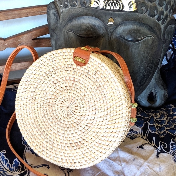 Wonder Quest Lab Handbags - Natural straw circle bag w cognac strap | Bali New